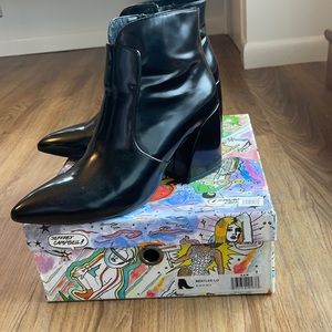 JEFFREY CAMPBELL BENTLEE BLK PTNT/CHEETAH BOOTIE